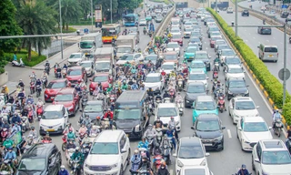 Hà Nội: Đường 10 làn xe nhưng thường xuyên ùn tắc