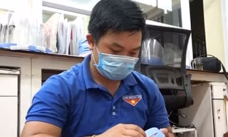 Đoàn thanh niên Phường Thống Nhất làm món ngăn giọt bắn phòng chống dịch