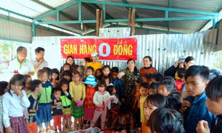 Ấm lòng những cửa hàng quần áo ‘0 đồng’ ở Đắk Lắk