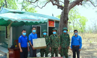 Các đơn vị thăm, động viên các bộ chiến sỹ tại chốt kiểm dịch COVID -19