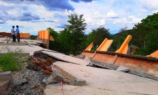 Hiện trường vụ sập công trình Đắk Nông