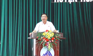 Ông Nguyễn Bá Thanh tiếp xúc cử tri tại huyện Hòa Vang ngày 25-6 Ảnh: N.C