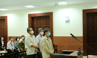 Các bị cáo tại phiên tòa sáng nay 25/5.