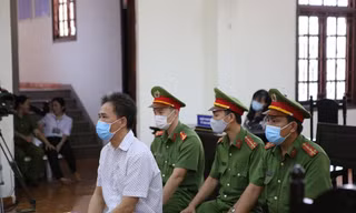 Cựu công chức Văn phòng UBND TPHCM - bị cáo Quách Duy tại phiên tòa.