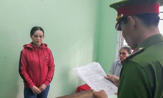 Bắt tạm giam 'nữ quái' lừa đảo hơn 5 tỷ đồng