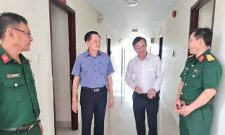 Chủ tịch TP. Cần Thơ kiểm tra thực tế nơi dự kiến cho cán bộ về ở sau sáp nhập