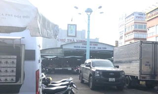 Ném chất bẩn vào quầy tiểu thương, Phó Giám đốc Trung tâm Văn hóa bị cách chức