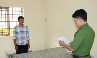 Lừa bán đất, chiếm đoạt hàng trăm triệu đồng