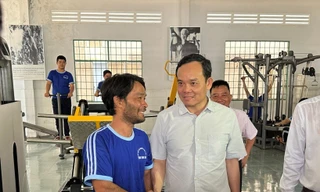 Phó Thủ tướng Trần Lưu Quang thăm cơ sở cai nghiện ma túy ở Vĩnh Long