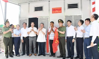 Bộ Công an bàn giao 1.300 căn nhà tặng hộ nghèo ở Trà Vinh