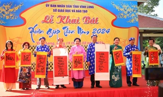 Bí thư Tỉnh ủy Vĩnh Long viết gì trong lễ khai bút đầu năm?