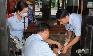 Hậu Giang lập biên bản 4 cửa hàng xăng dầu treo biển hết hàng