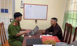 Giả nhà sư đi bán nhang, gọi từ thiện