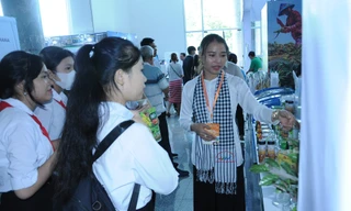 Giới trẻ giao lưu với phi hành gia NASA 