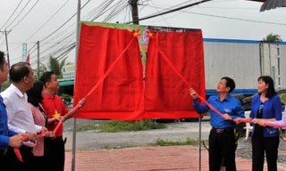 Hậu Giang khởi động Tháng Thanh niên, trao học bổng Thắp sáng ước mơ