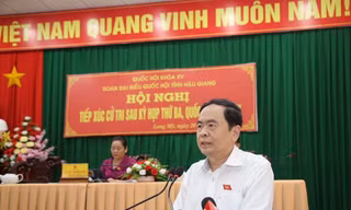Phó Chủ tịch Thường trực Quốc hội tiếp xúc cử tri tại Hậu Giang