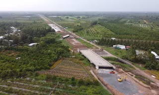 Tiến độ 5 dự án giao thông lớn qua miền Tây phải hoàn thành năm nay