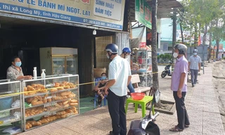 Lãnh đạo thị xã Long Mỹ, tỉnh Hậu Giang đi kiểm tra, nhắc nhở người dân thực hiện nghiêm Chỉ thị 16.