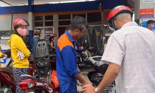 Xử lý nghiêm cửa hàng bán xăng dầu không xuất hóa đơn 