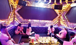 Hàng chục nam nữ mở 'tiệc ma túy' tại phòng VIP quán karaoke