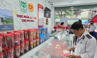 Điểm danh cửa hàng bán thịt của Công ty C.P ở Cần Thơ vừa bị kiểm tra