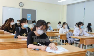 TS. Hoàng Ngọc Vinh: Cần bỏ 'phao cứu sinh' trong xét tốt nghiệp ngay lập tức