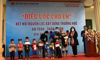 'Điều ước cho em' đến với học sinh, giáo viên tỉnh Tuyên Quang