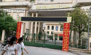 Được thông báo cấp bằng THCS: Hàng trăm học viên múa đã hết lo?