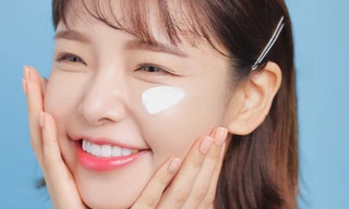 Muốn da không bị khô hay bết dính khi thoa kem chống nắng? Học ngay những bí kíp này!