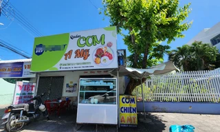 Tràn lan biển hiệu quán ăn, tạp hóa kèm trang web cá cược ở Kiên Giang