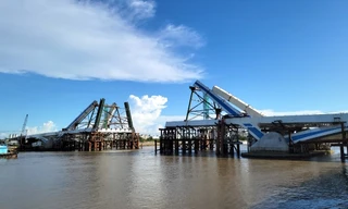 Hạn chế luồng giao thông thủy để hợp long cầu gần 800 tỷ qua sông Cần Thơ