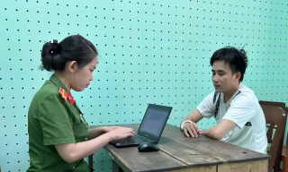 Dọa tung clip nhạy cảm để cưỡng đoạt tiền của người tình hơn tuổi