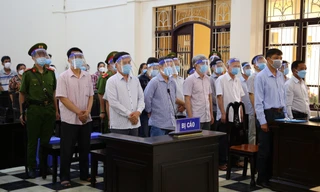 Hoãn phiên xét xử cựu Chủ tịch TP Trà Vinh vì luật sư nhiễm SARS-CoV-2