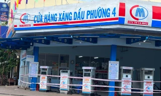 'Khát' xăng dầu: La liệt tàu cá nằm bờ, người dân quay cuồng vì gánh nợ