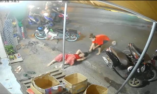 Triệu tập nhóm côn đồ đánh đập dã man chủ cửa hàng trái cây