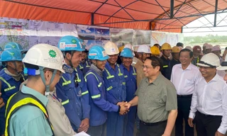 Thủ tướng Phạm Minh Chính kiểm tra dự án cầu Mỹ Thuận 2