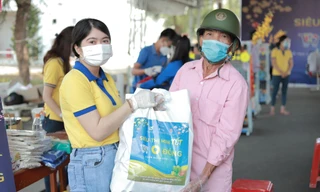 Siêu thị mini Tết 0 đồng ở Sóc Trăng: Hỗ trợ, chăm lo người lao động khó khăn