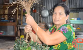 Rộn ràng làng nghề gói bánh ú lá tre dịp Tết Đoan Ngọ ở Cà Mau