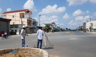 Các đơn vị đang kiểm tra cao trình gói thầu CT3-PW-2.5.