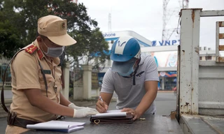 Nam sinh viên khiếu nại việc bị lập biên bản khi đi rút tiền 