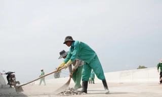 Công trường cao tốc Cần Thơ - Cà Mau những ngày giáp Tết