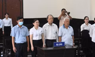 Cựu giám đốc CDC Tiền Giang cùng thuộc cấp hầu toà vì nhận 2 tỷ đồng 'lại quả' 