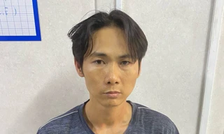 Rào cổng nhà hàng xóm bằng dây thép rồi phóng hỏa