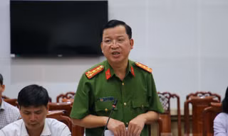 Vụ đầu độc cha và bà nội ở Tiền Giang: Bị can lên mạng tìm kiếm cách hạ độc