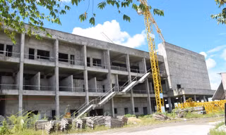 Bệnh viện hơn 1.700 tỷ xây nhiều năm không xong 