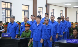 Hoãn phiên xử lãnh đạo huyện chỉ đạo cấp dưới 'rút ruột' hơn 3 tỷ đồng để trả nợ tiếp khách