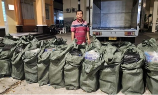 Phát hiện trên 29.000 gói thuốc lá lậu trong ngăn bí mật trên xe tải