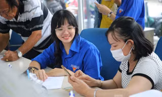 Người dân đến làm thủ tục tại Trung tâm Hành chính công đặc khu Phú Quốc tăng gấp 4 lần