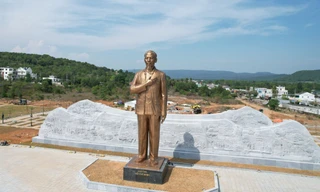 Tượng đài Bác Hồ ở Phú Quốc trước ngày khánh thành