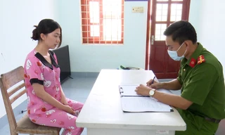 Cô gái trẻ bị bắt vì dùng dao cạo chân mày gây thương tích cho tình địch 